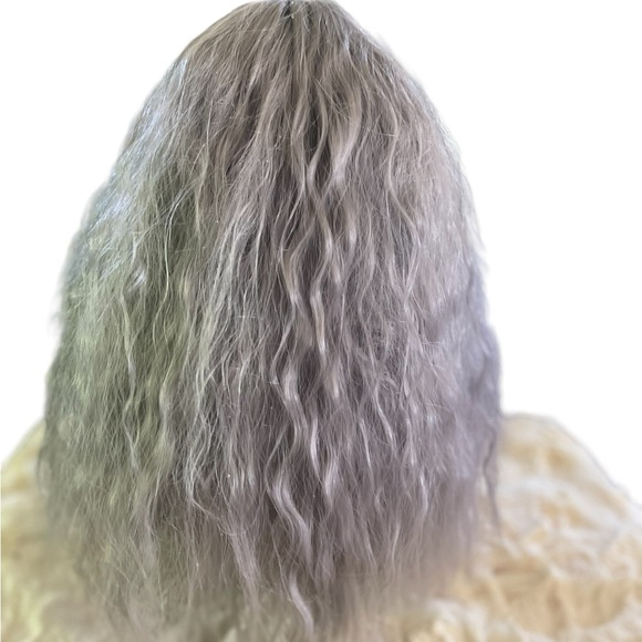 Synthetic modern gray wig with bangs approximately 11” long, wavy curl - Picture 6 of 10